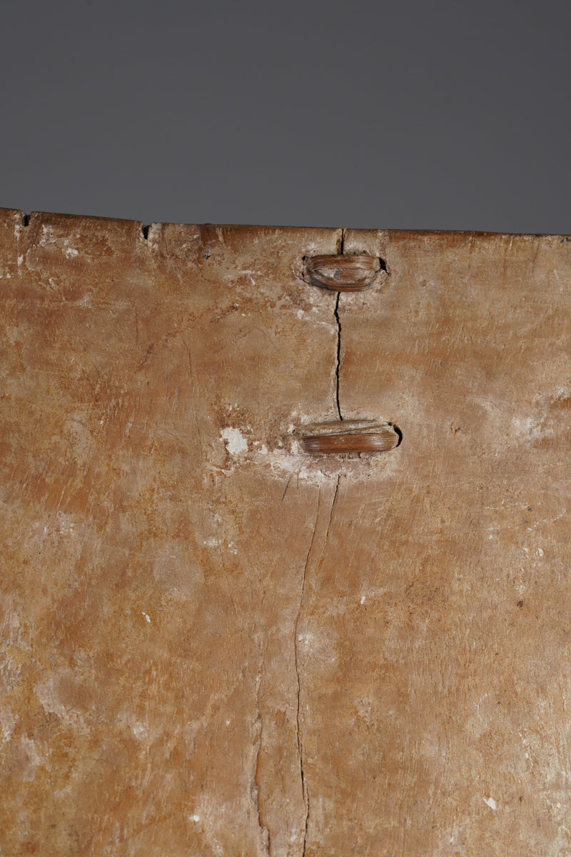 An elegant Grebo mask