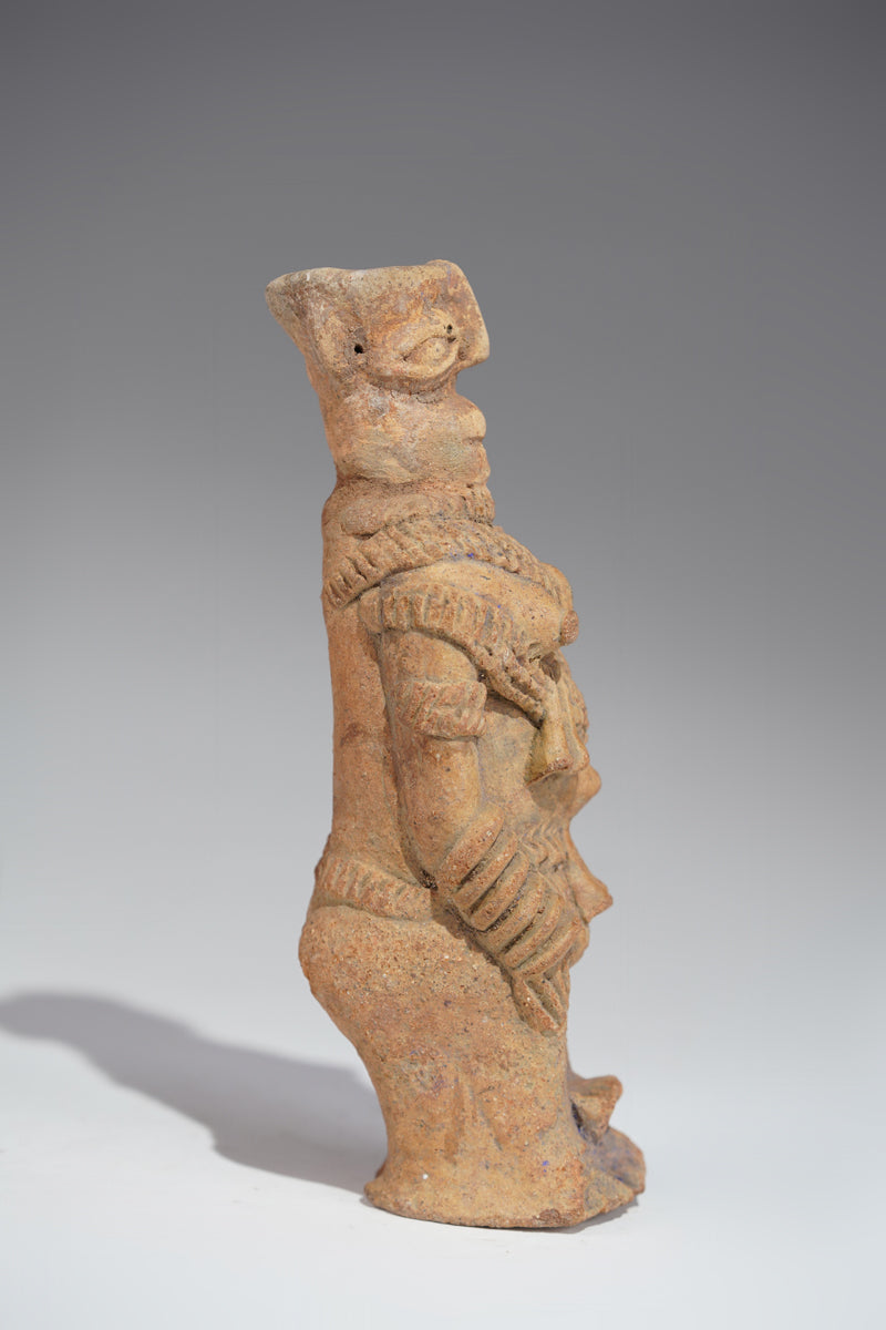 A Komaland Terrakotta-Skulptur