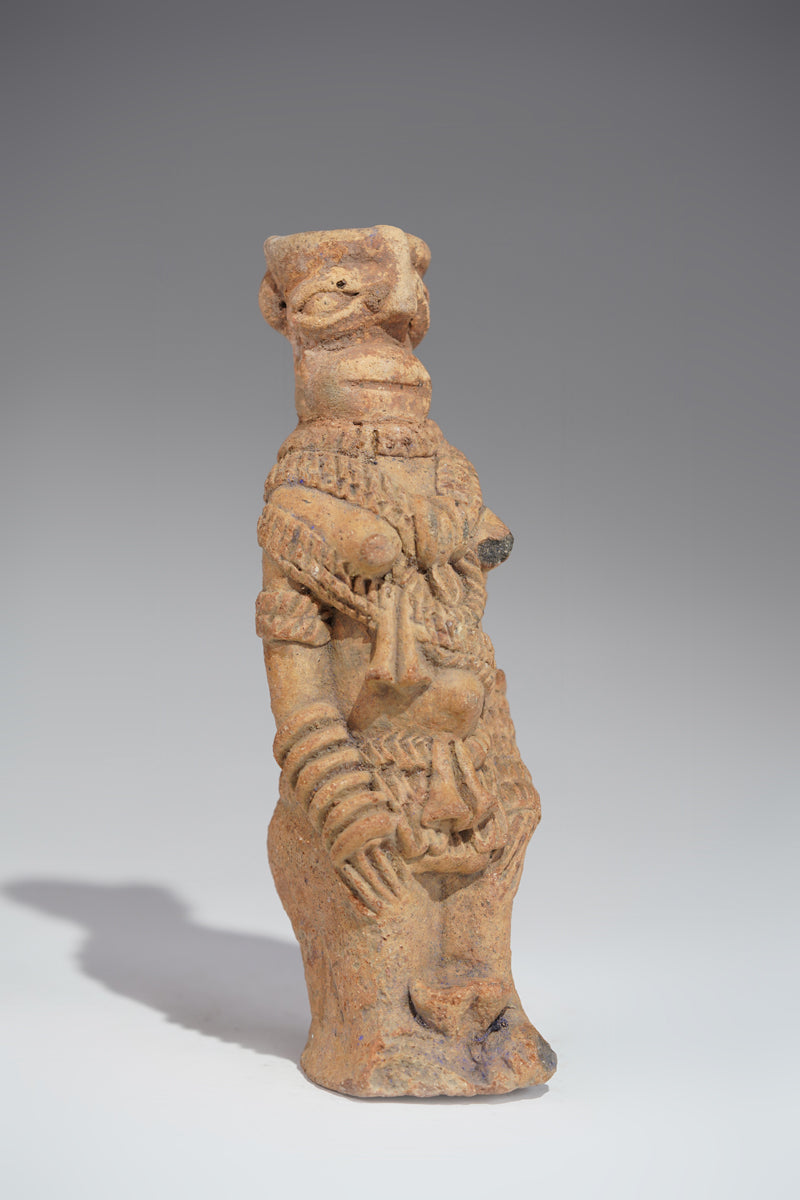 A Komaland Terrakotta-Skulptur