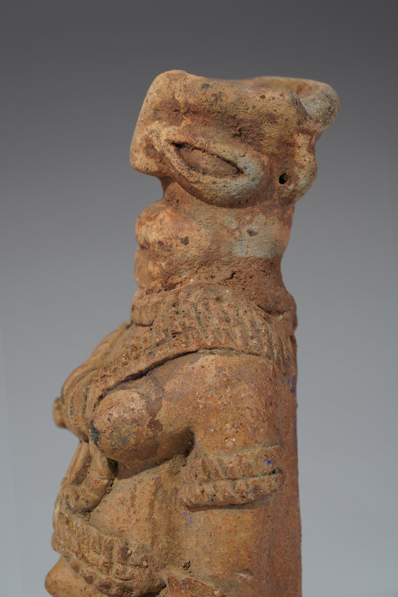 A Komaland Terrakotta-Skulptur