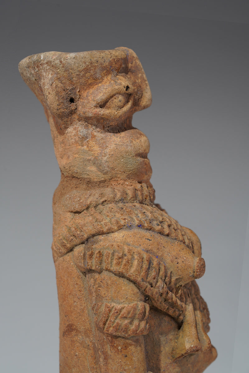 A Komaland Terrakotta-Skulptur