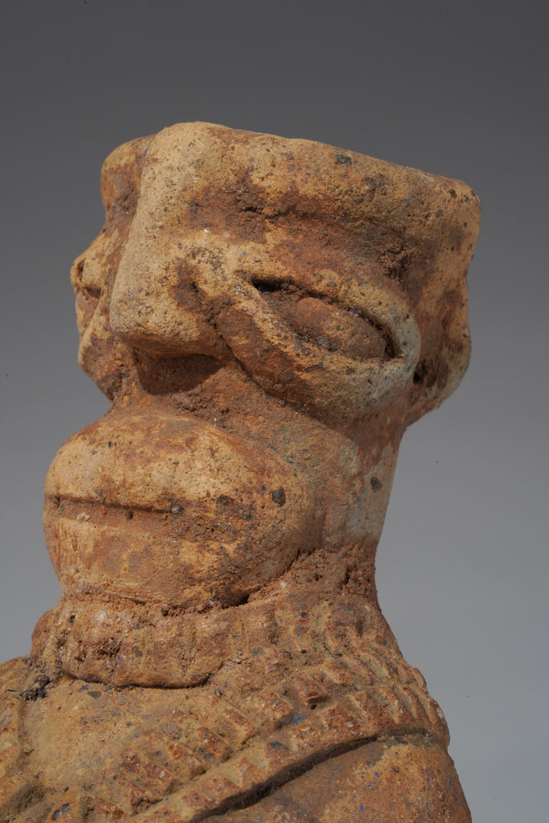 A Komaland Terrakotta-Skulptur