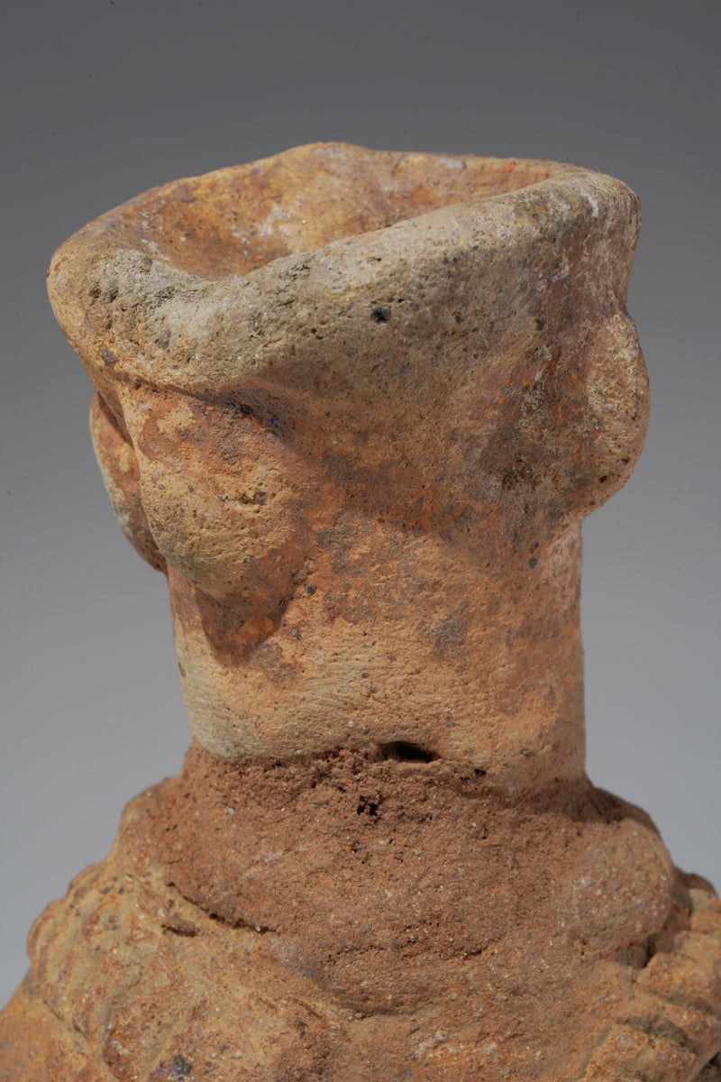 A Komaland Terrakotta-Skulptur