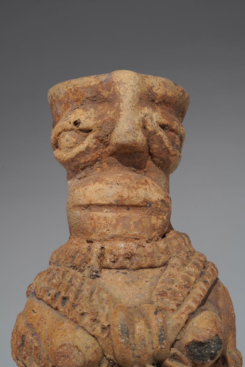 A Komaland Terrakotta-Skulptur