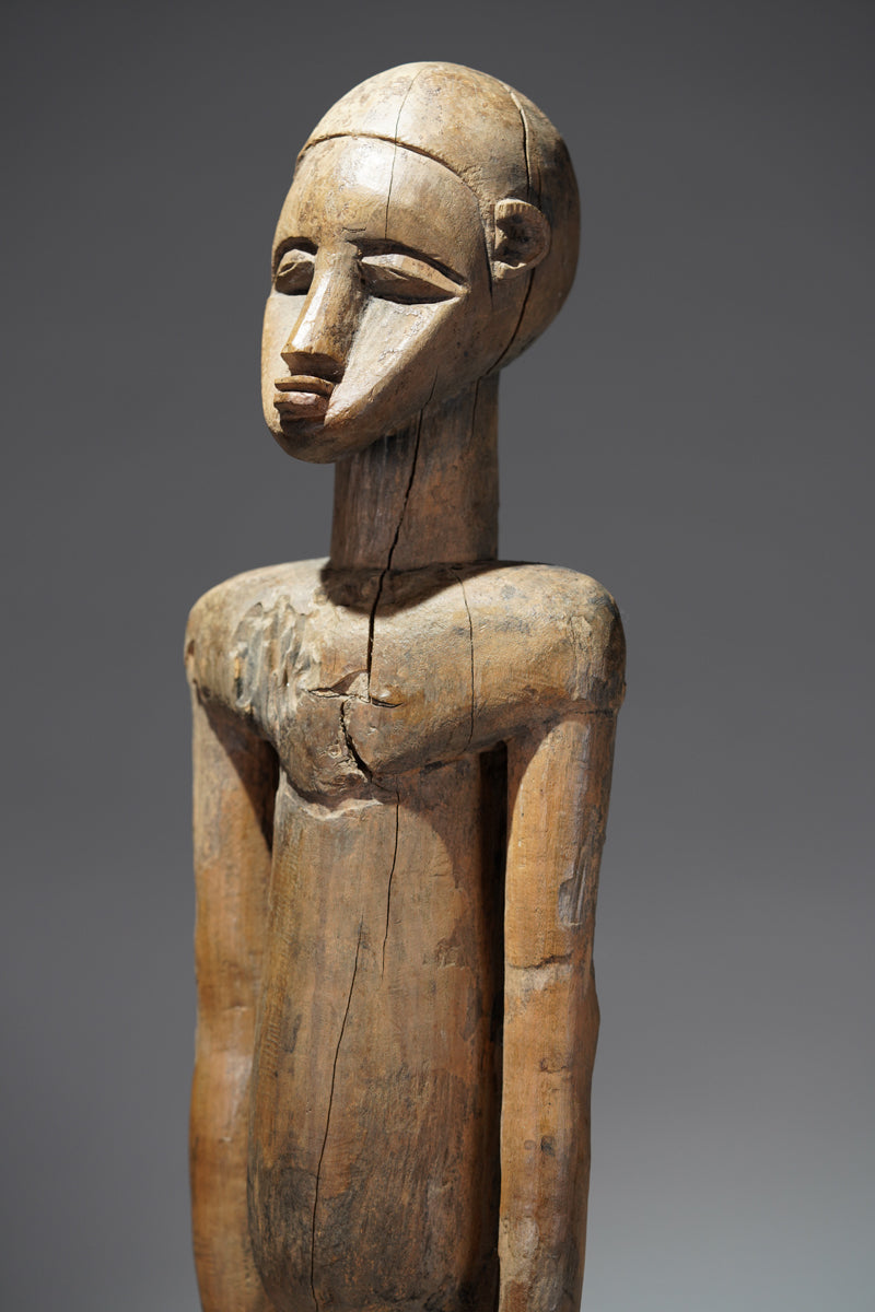 A male sculpture attributed to Bimtiote Dah