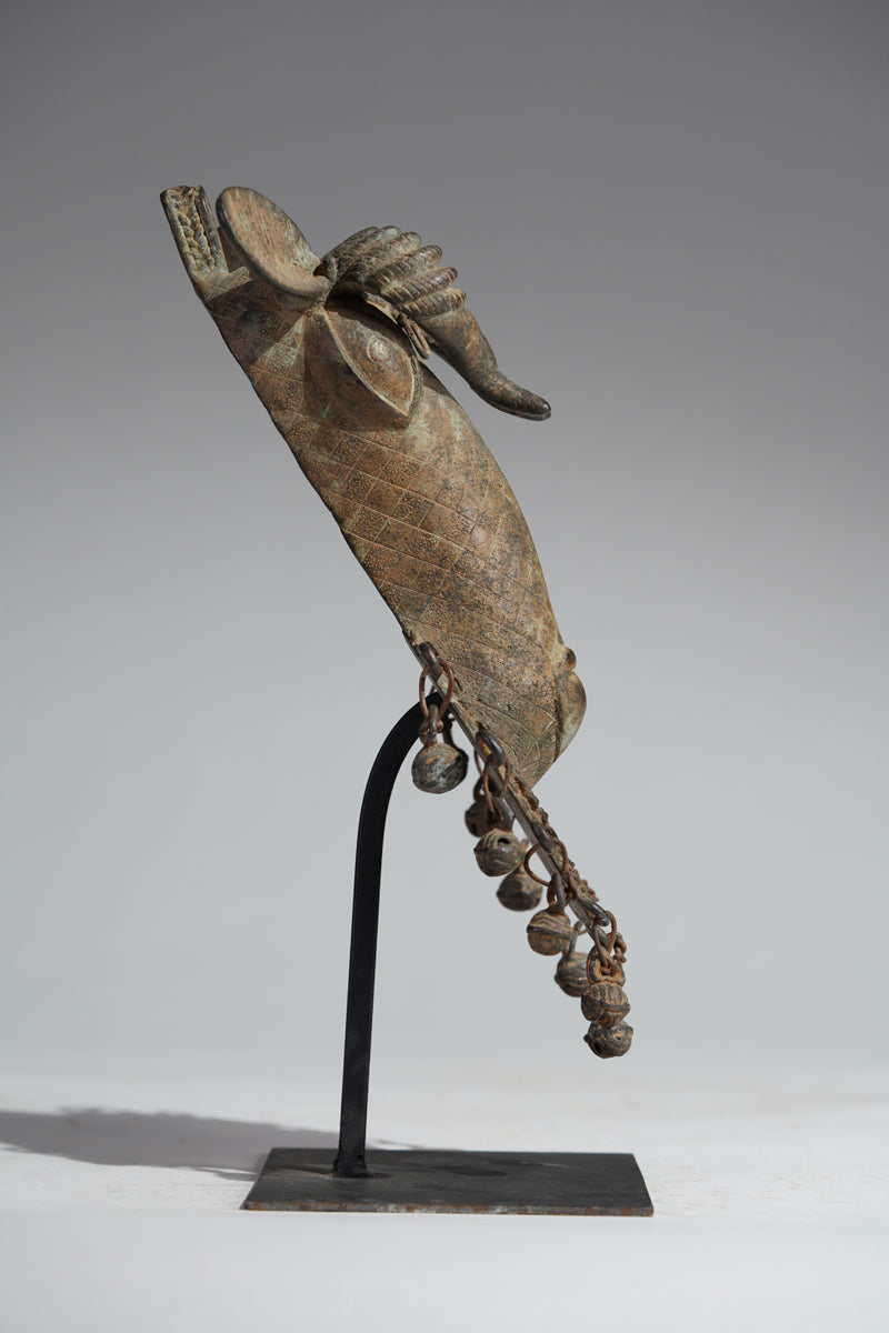 The present s bronze ram head
