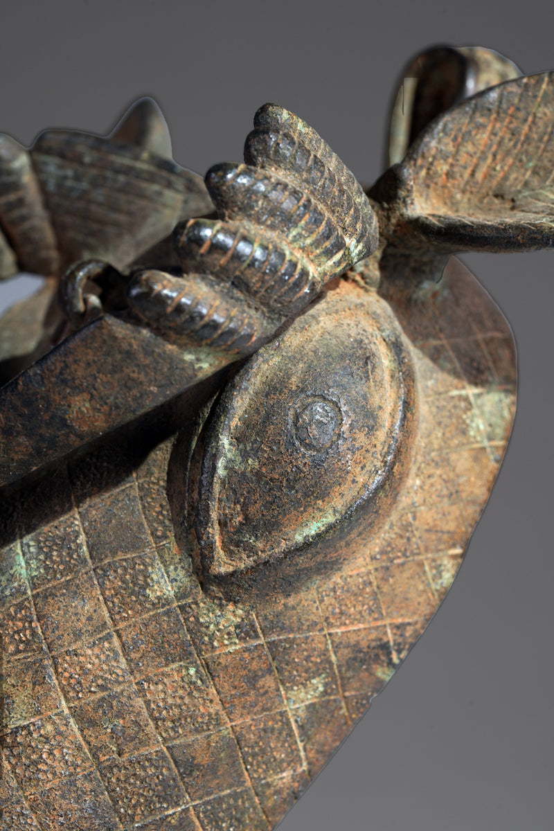 The present s bronze ram head