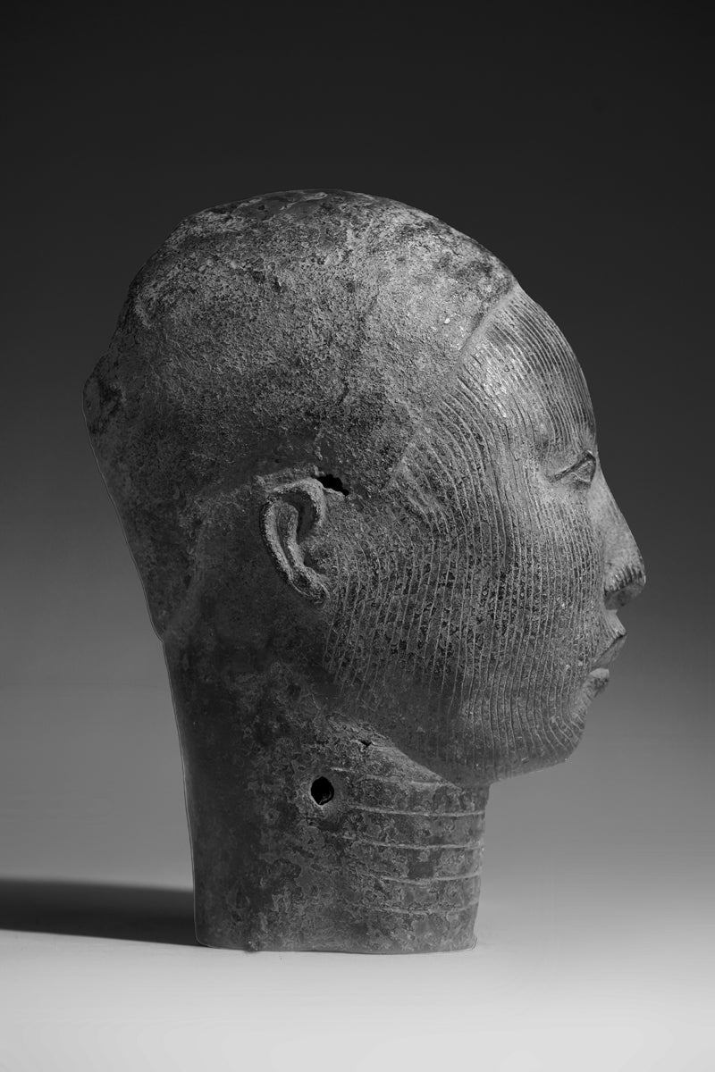 The corpus of cast copper-alloy heads conventionally