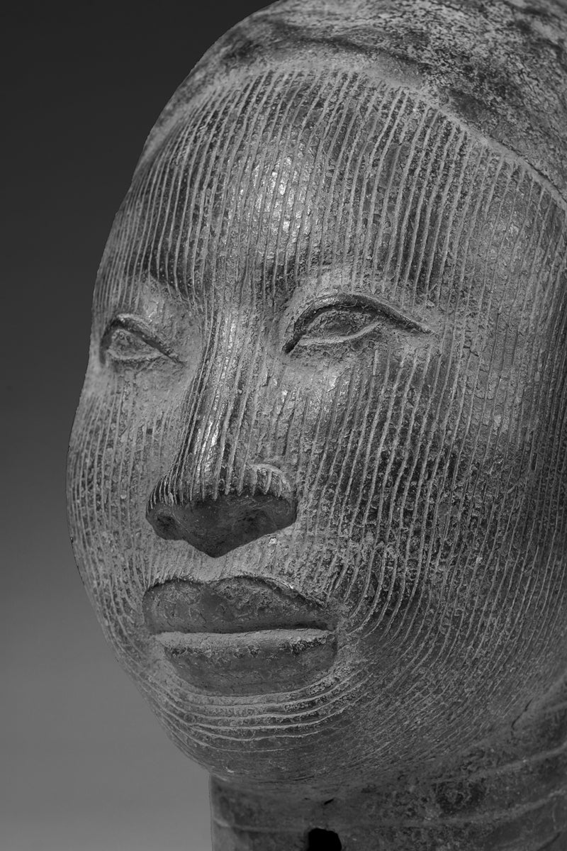 The corpus of cast copper-alloy heads conventionally