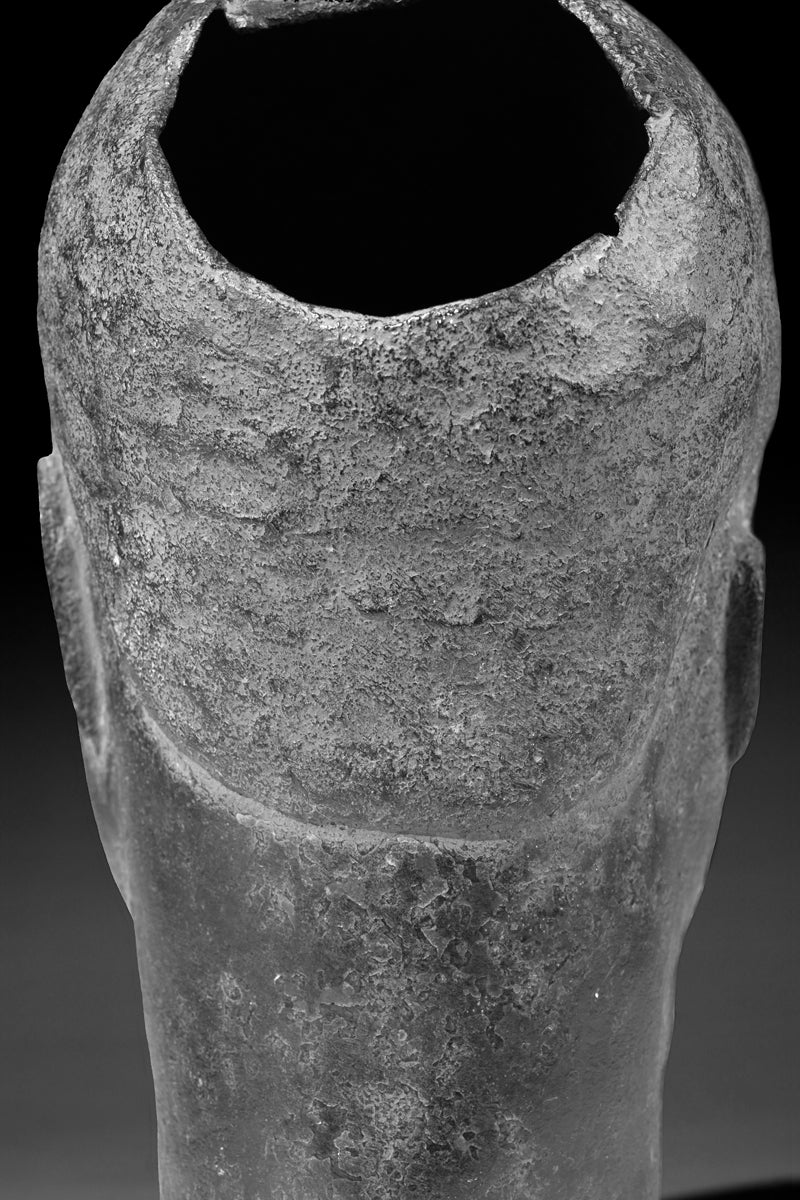 The corpus of cast copper-alloy heads conventionally