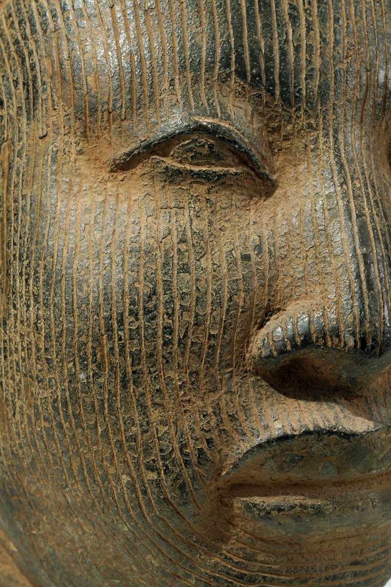 The corpus of cast copper-alloy heads conventionally