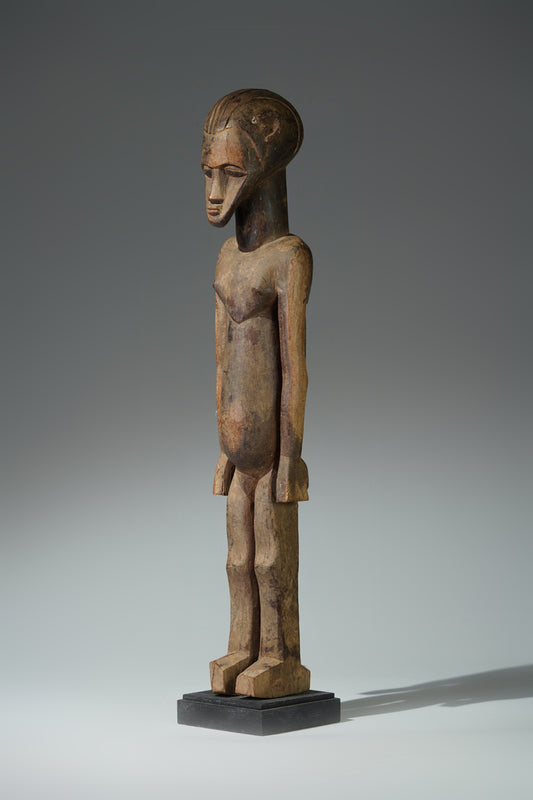 A male sculpture attributed to Bimtiote Dah