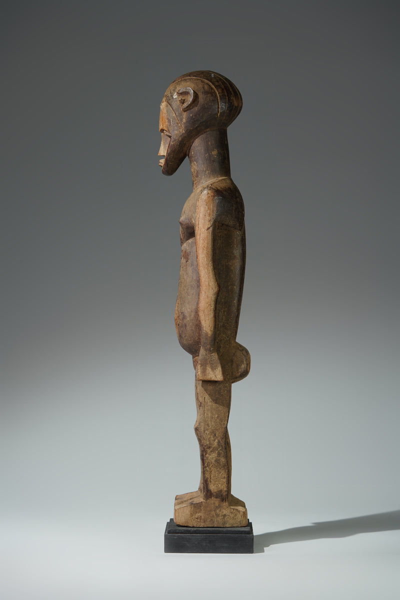 A male sculpture attributed to Bimtiote Dah
