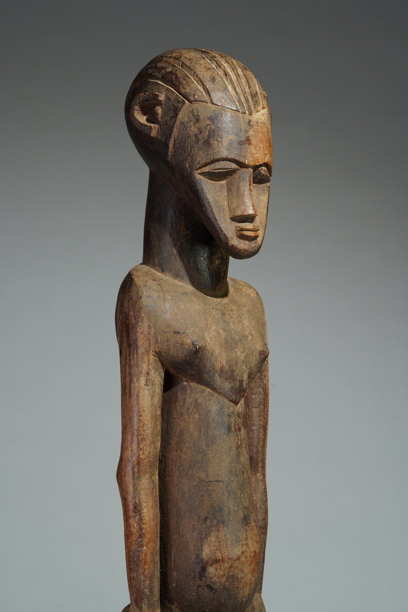 A male sculpture attributed to Bimtiote Dah