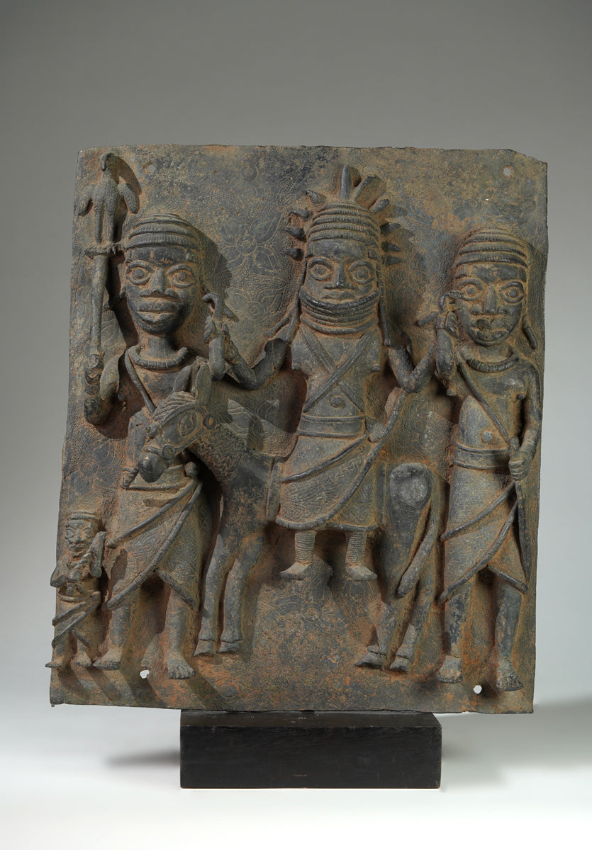 This Benin plaque depicts