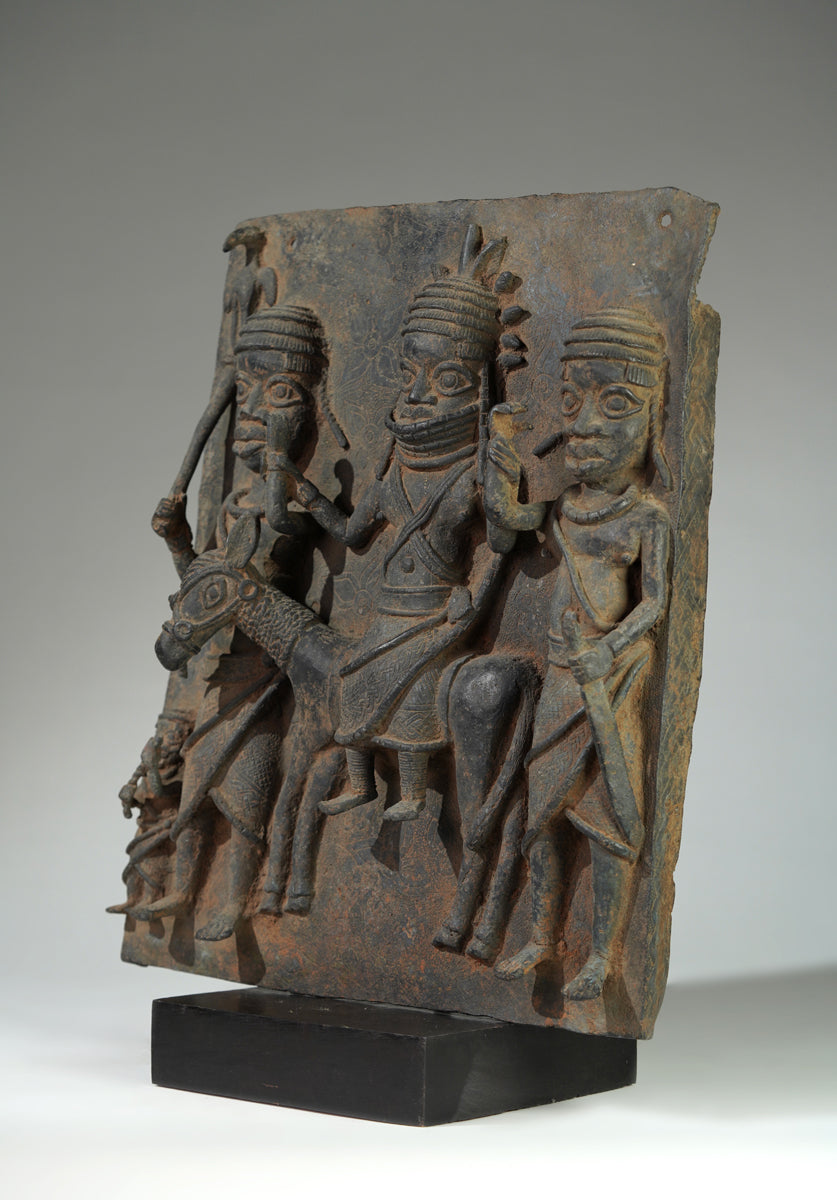 This Benin plaque depicts