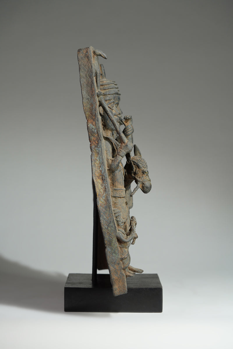 This Benin plaque depicts