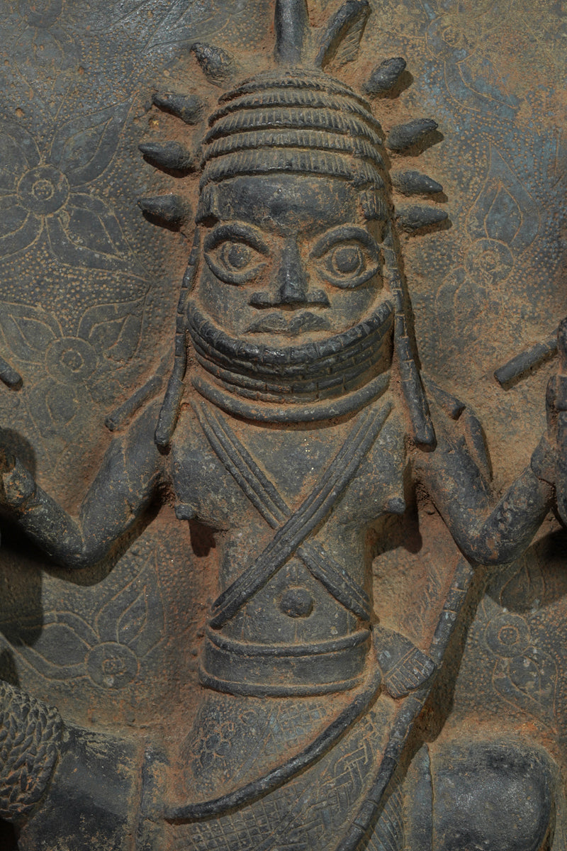 This Benin plaque depicts
