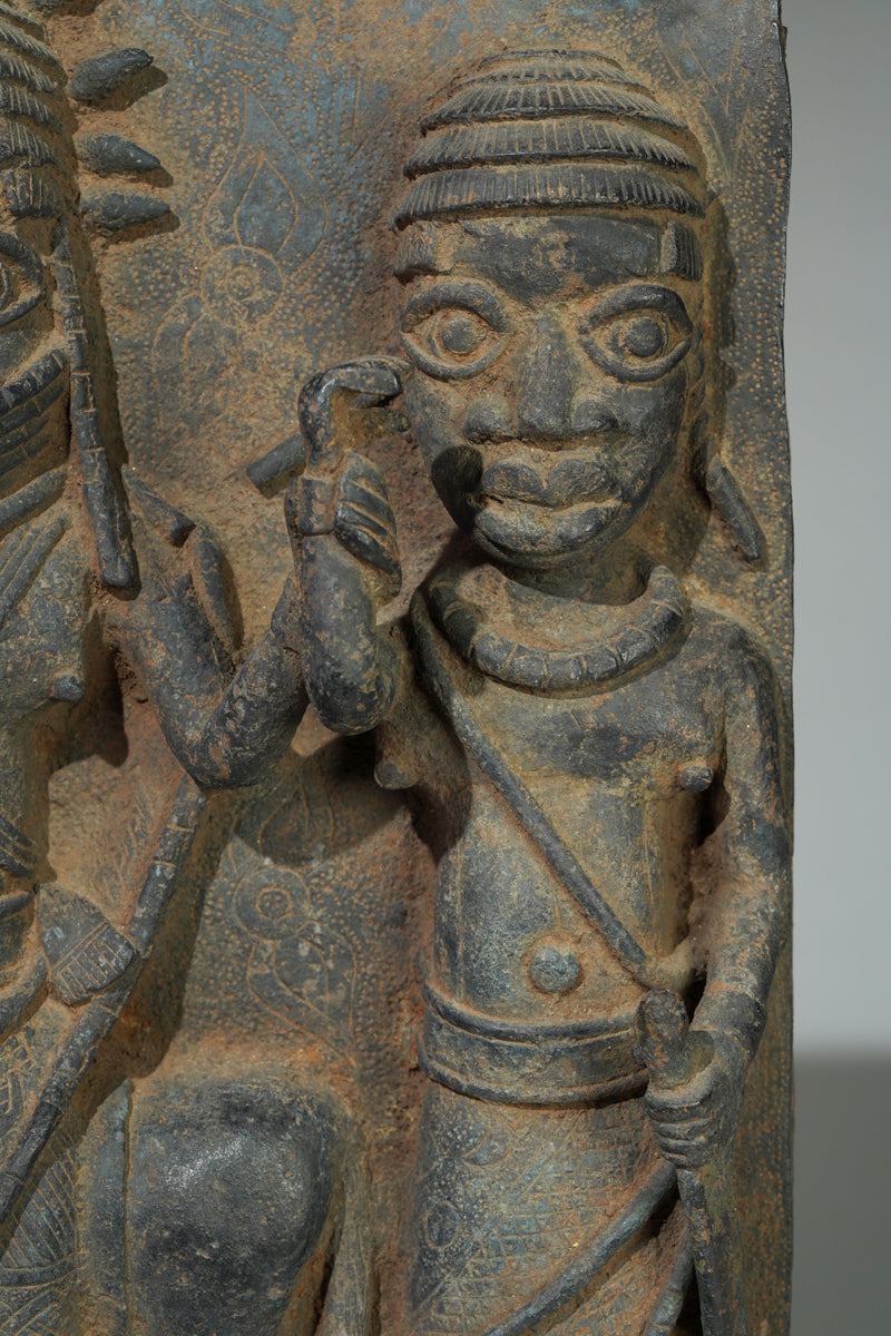 This Benin plaque depicts