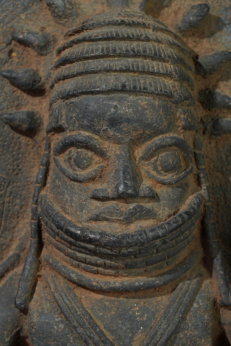 This Benin plaque depicts