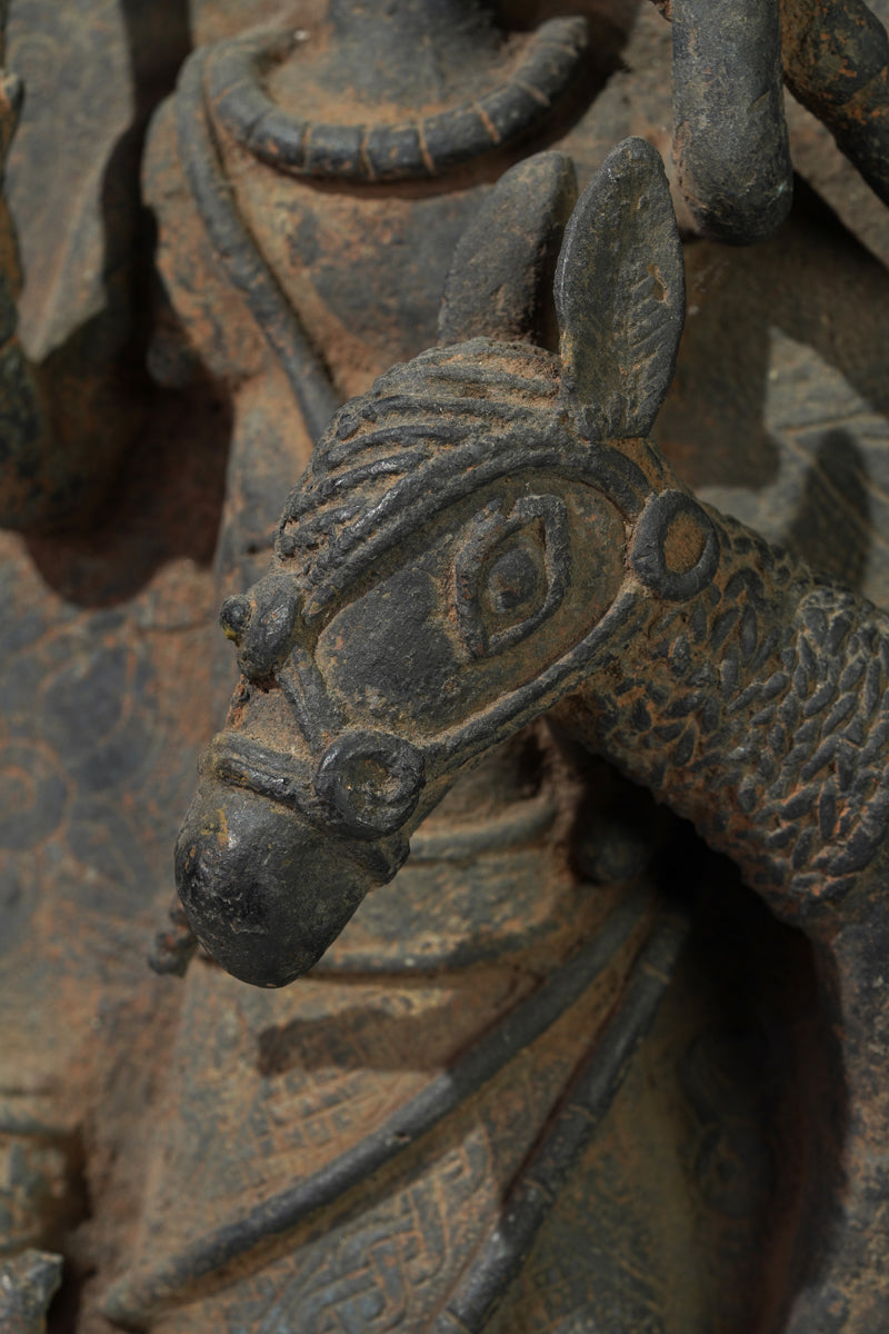 This Benin plaque depicts