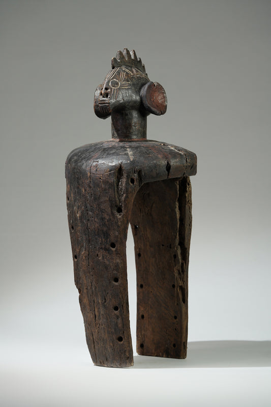 A Mumuye shoulder mask