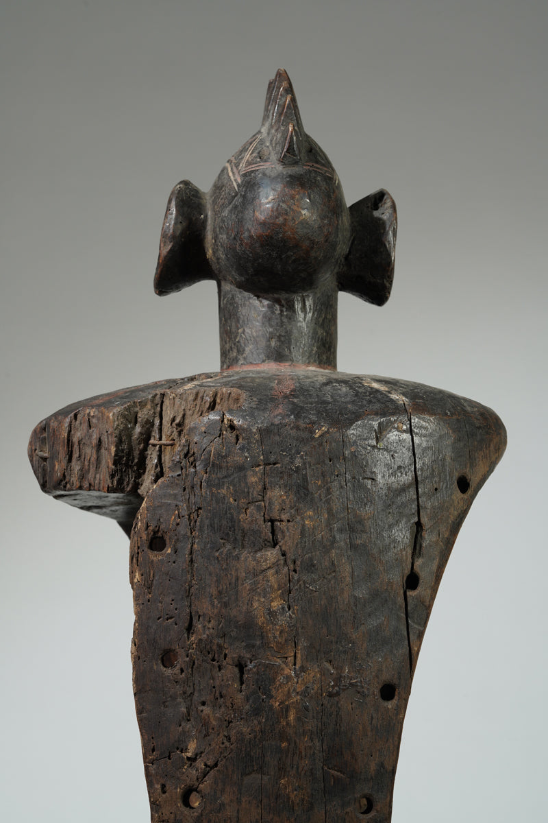 A Mumuye shoulder mask