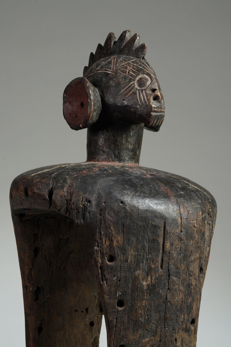 A Mumuye shoulder mask