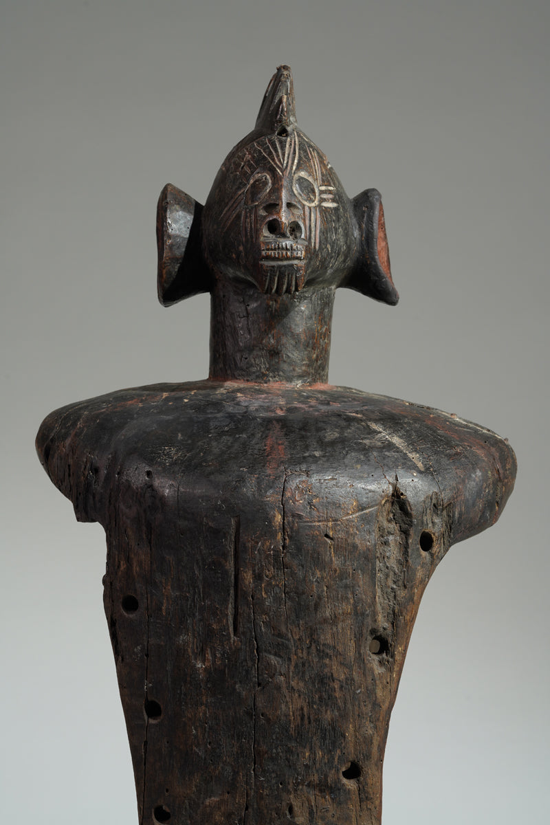 A Mumuye shoulder mask