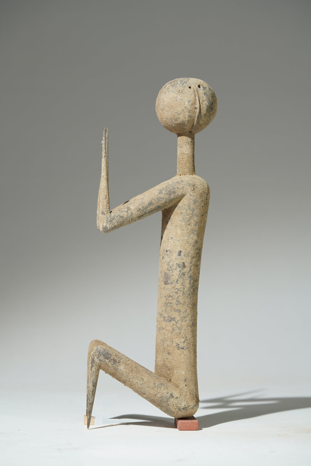 This remarkable pair of Prampram figures