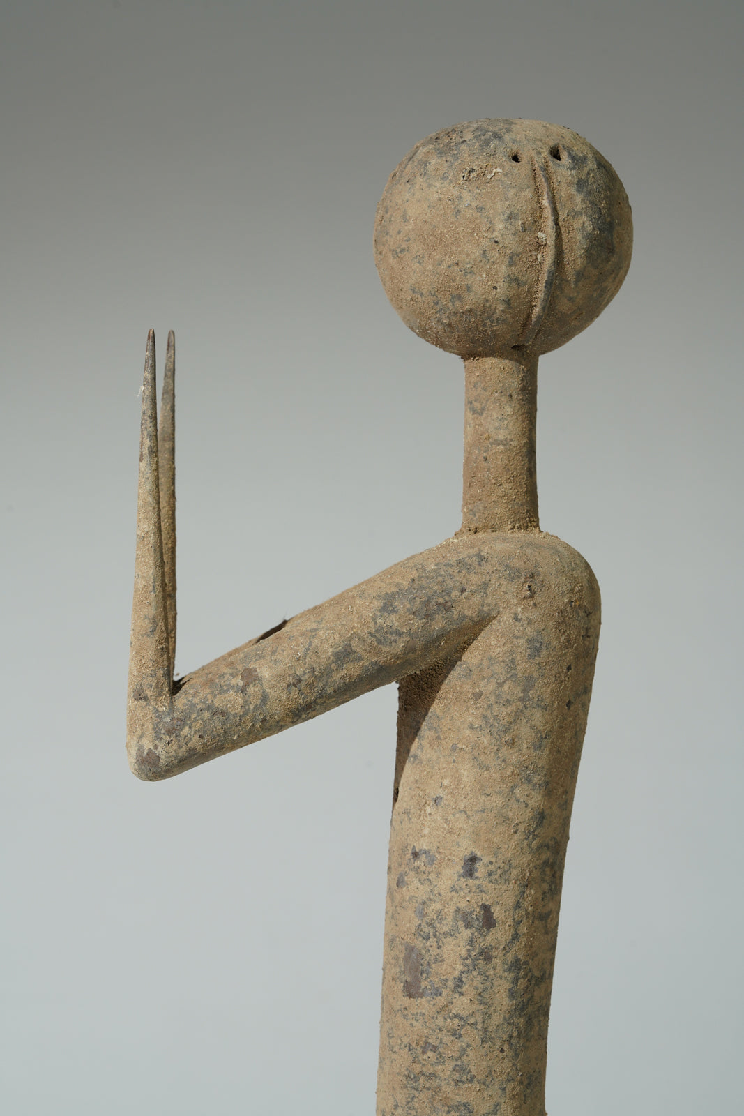 This remarkable pair of Prampram figures