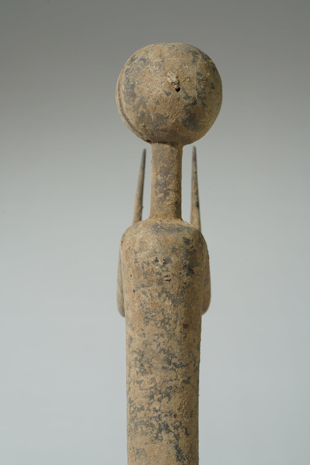 This remarkable pair of Prampram figures