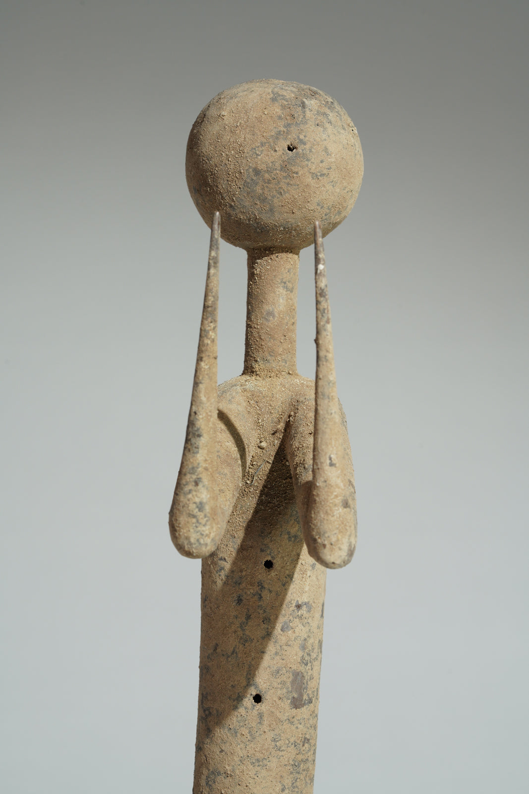 This remarkable pair of Prampram figures