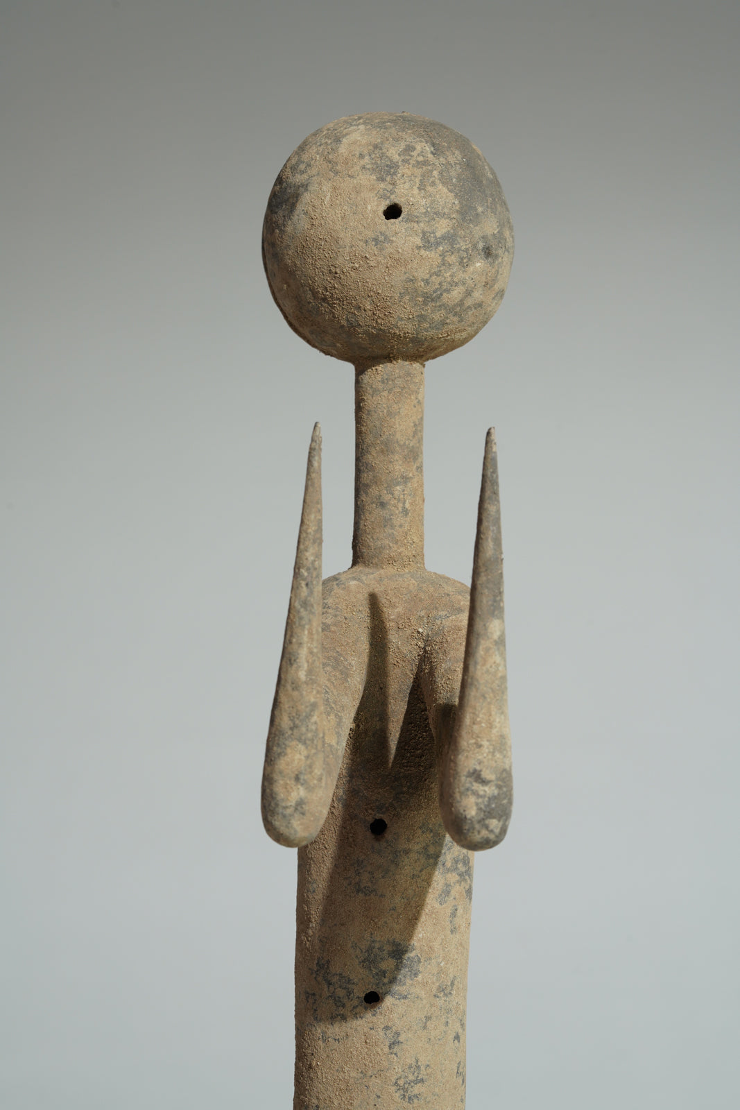 This remarkable pair of Prampram figures