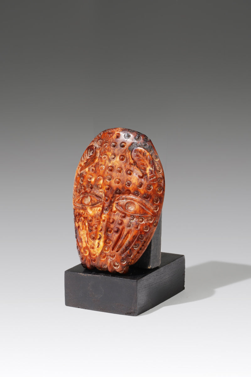 A small leopard head