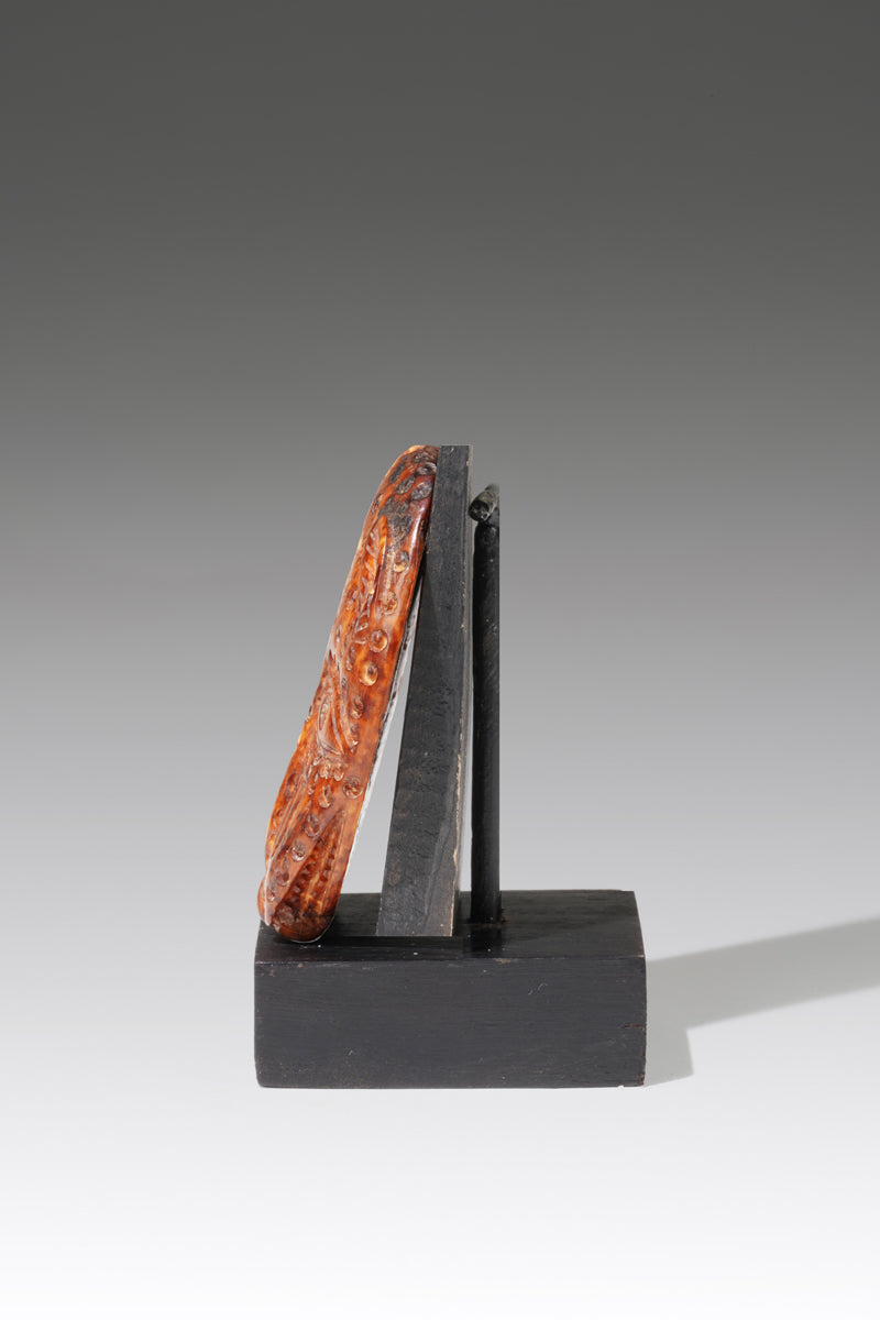 A small leopard head