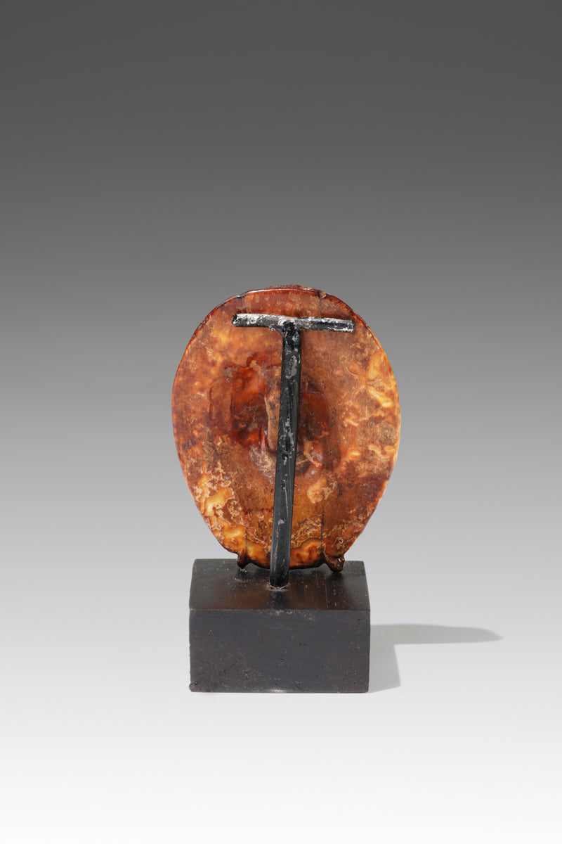 A small leopard head