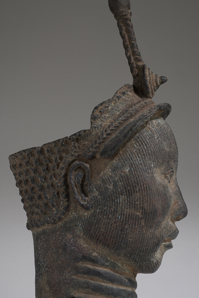 This called crowned head of Lajuwa