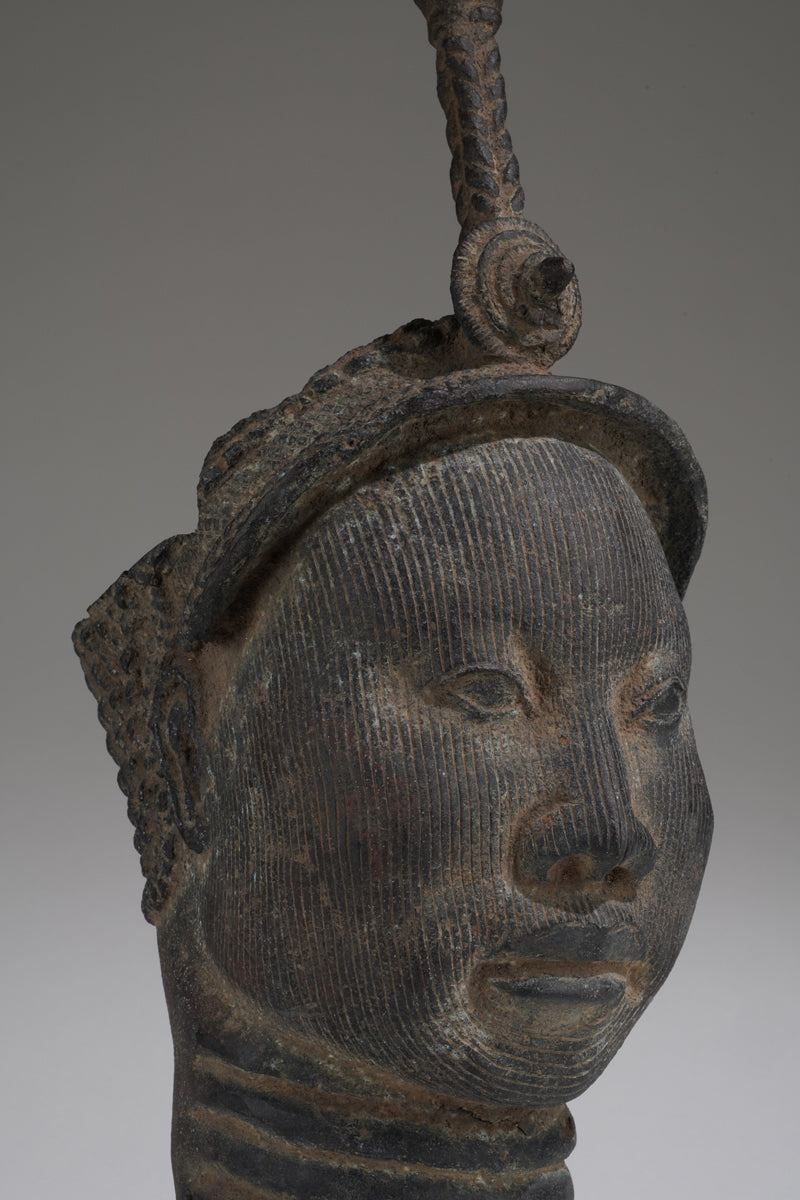 This called crowned head of Lajuwa