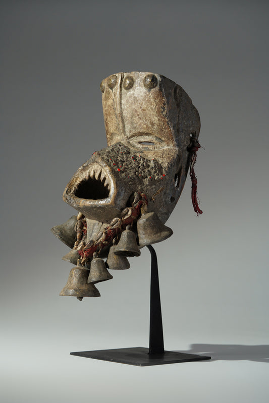 A We (Guéré) Mask