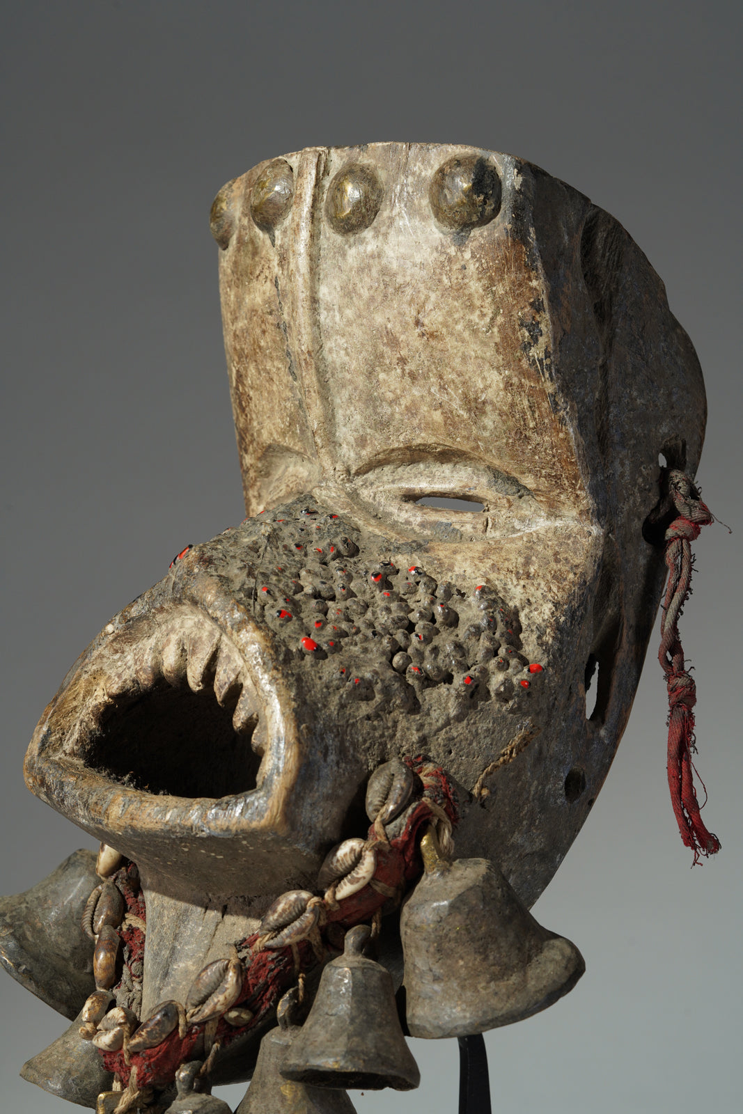 A We (Guéré) Mask