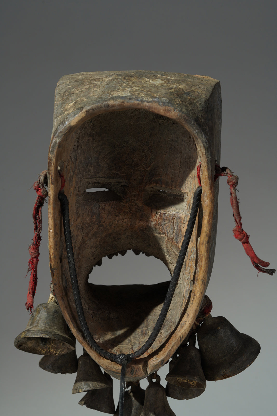 A We (Guéré) Mask