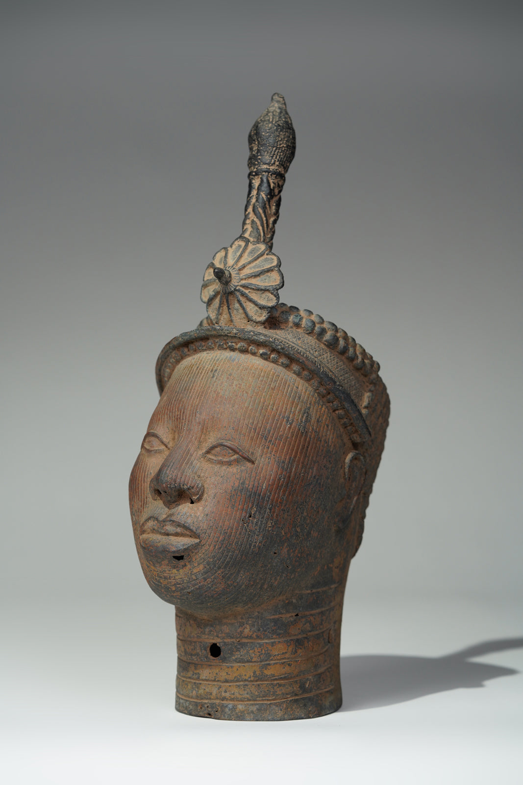 This imposing crowned head