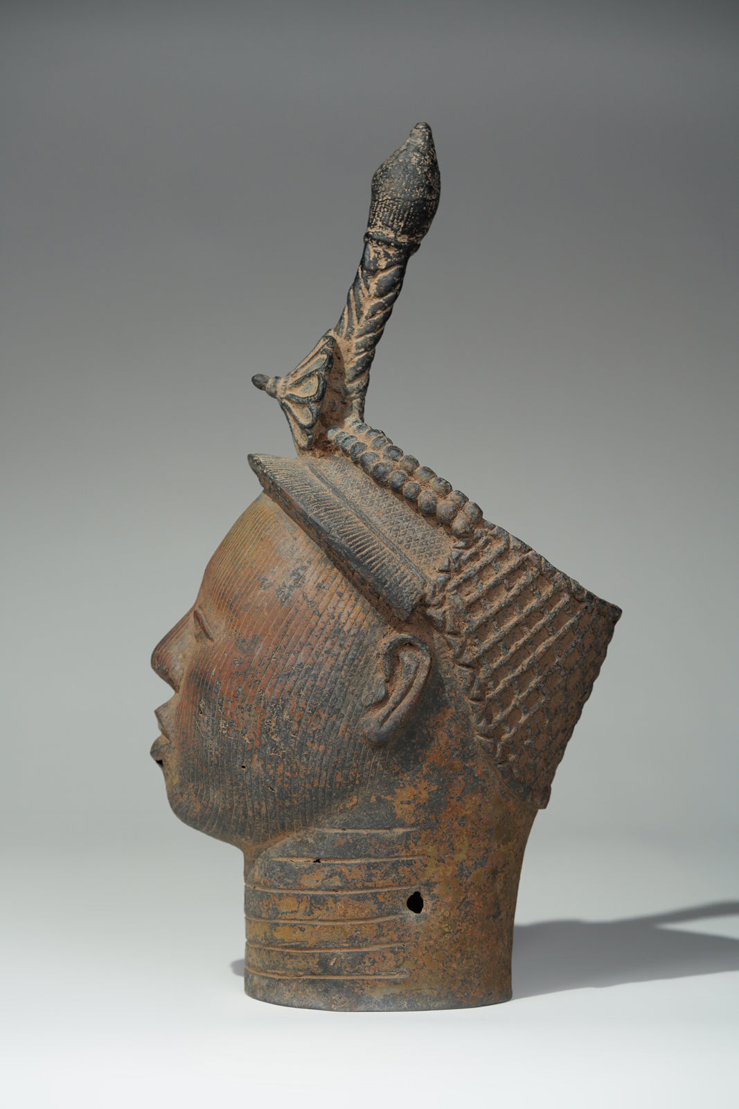 This imposing crowned head