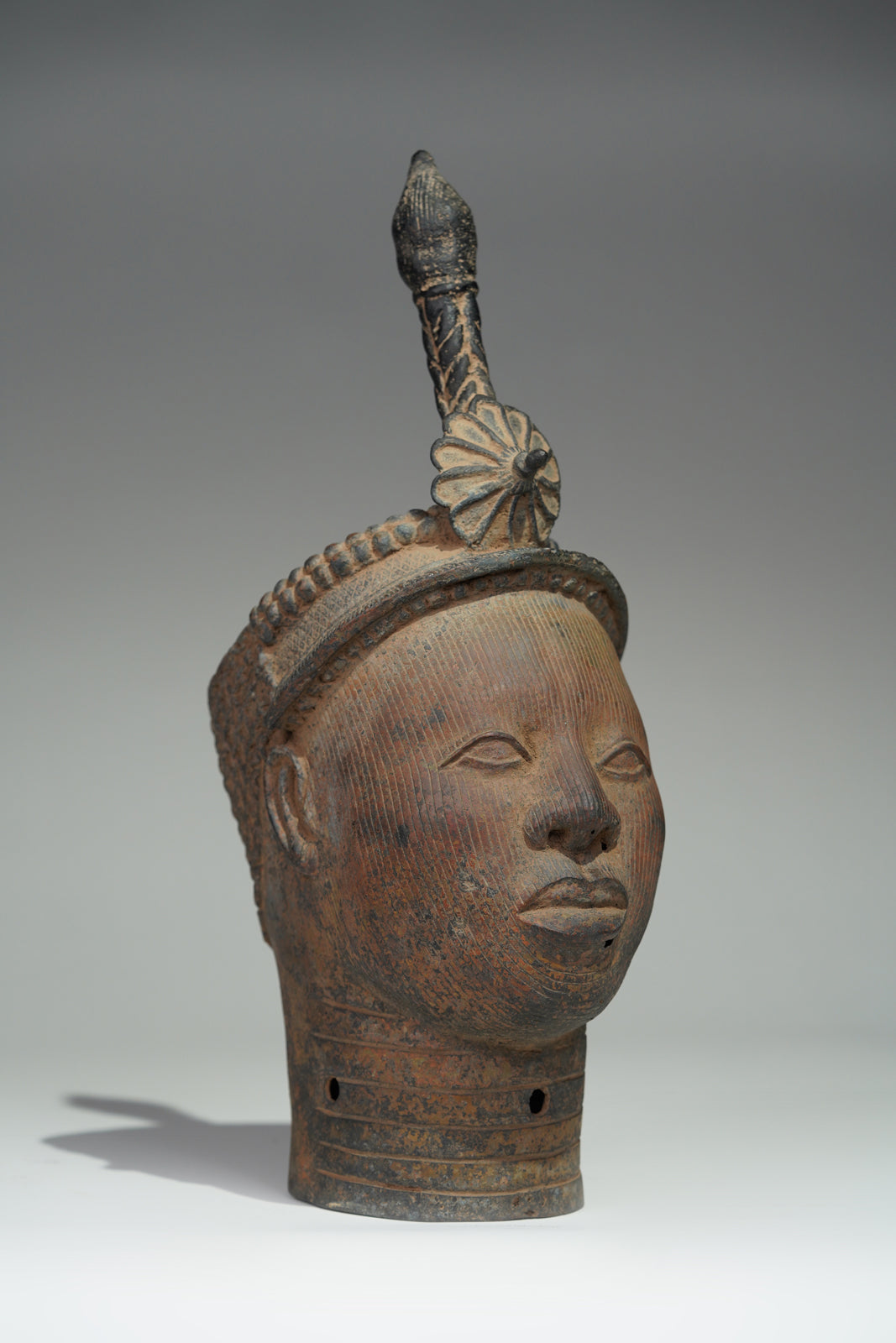 This imposing crowned head