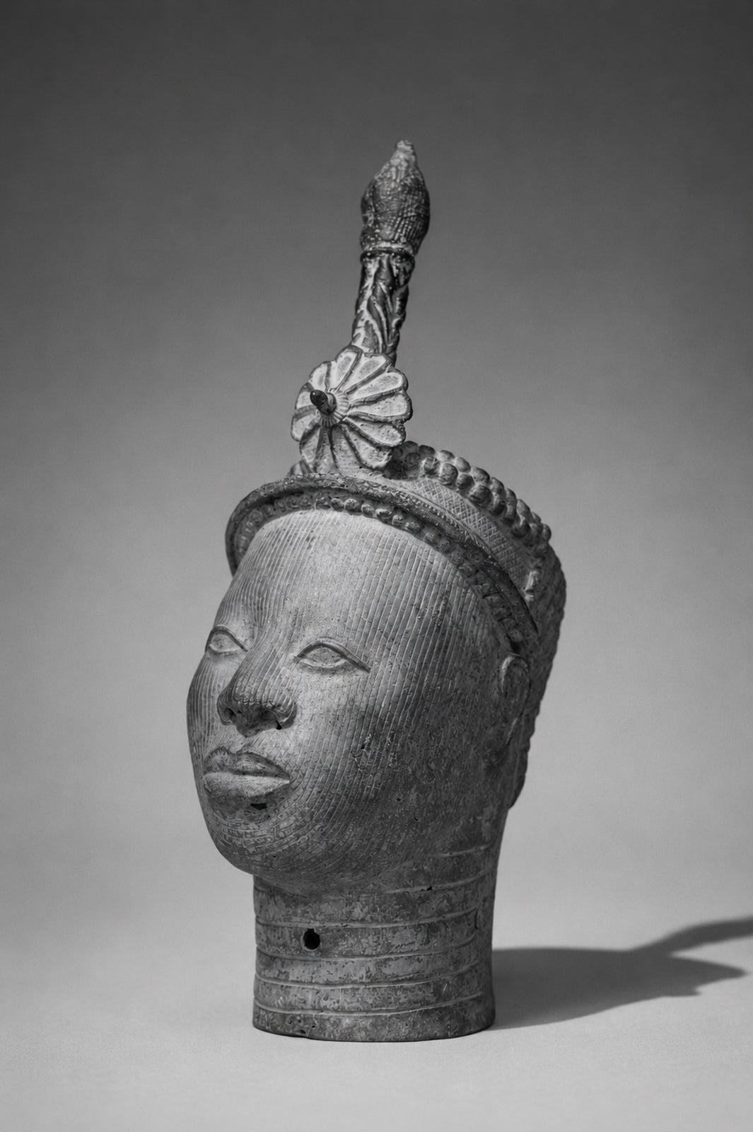 This imposing crowned head