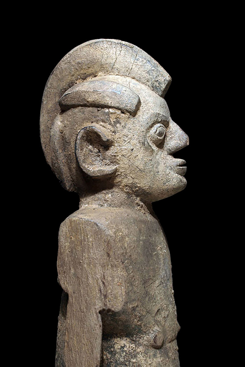 A male Lobi sculpture
