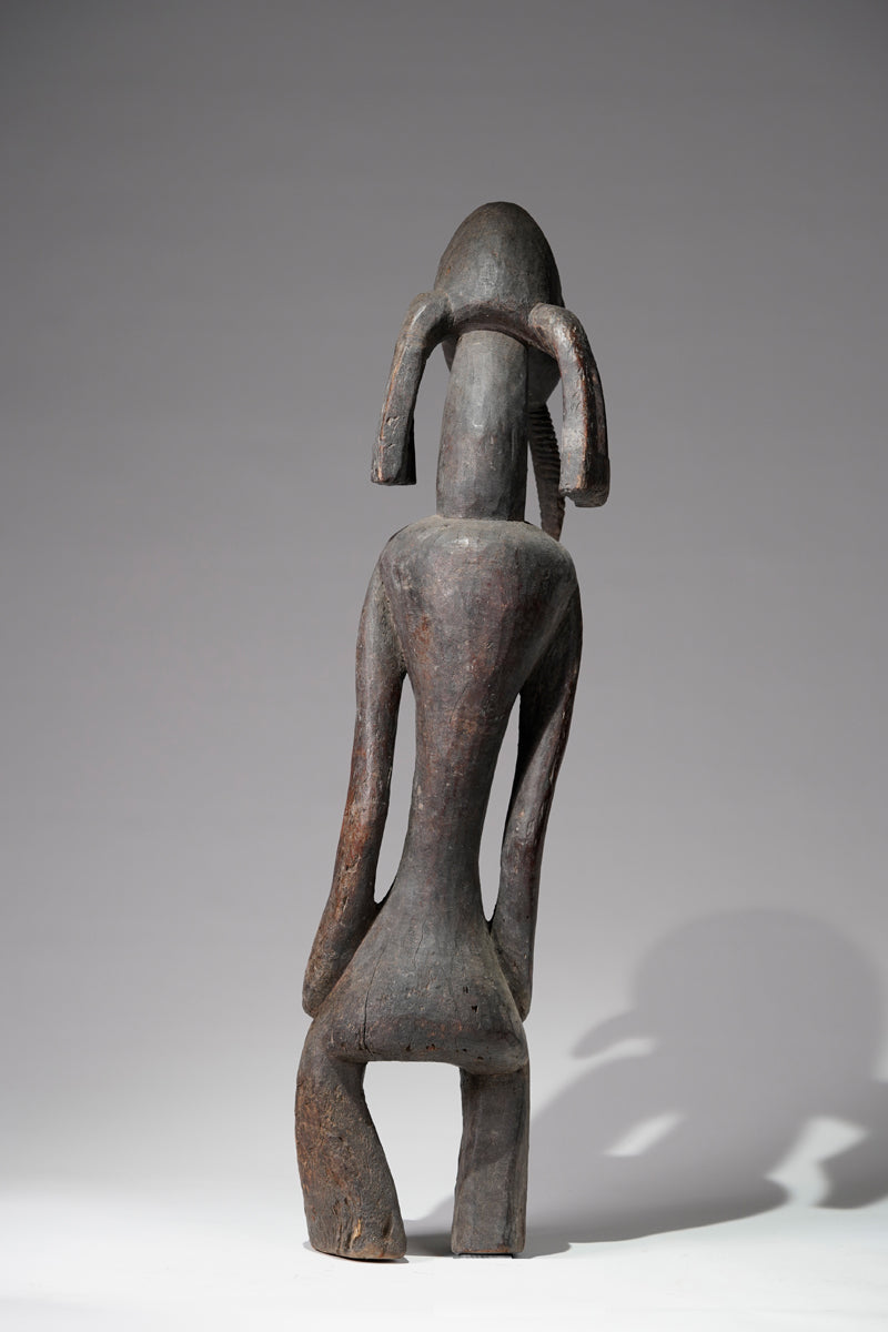 An outstanding Jukun sculpture