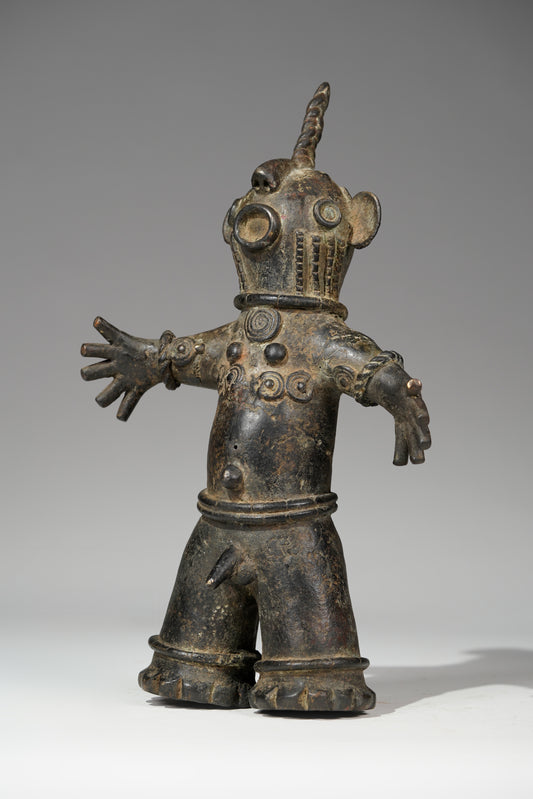 Vere bronze male statue