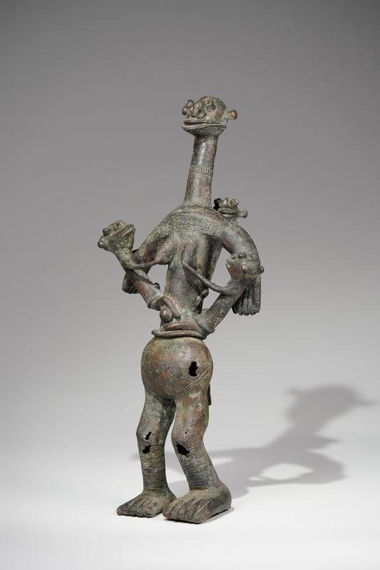 A female Tikar sculpture